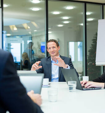 Header Meeting Alpha Solutions CRM ERP Lösungen